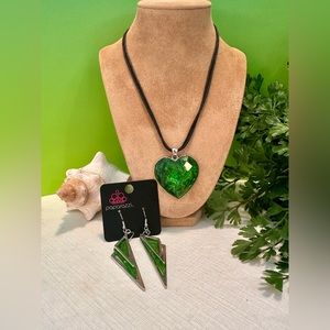 Green theme necklace & earrings